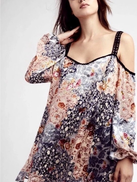 Free People Tops - Free People Peach Floral Cold-Shoulder Tunic with Black Trim